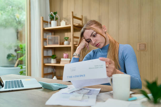 How to Avoid Debt Settlement Scams Before You Sign Anything